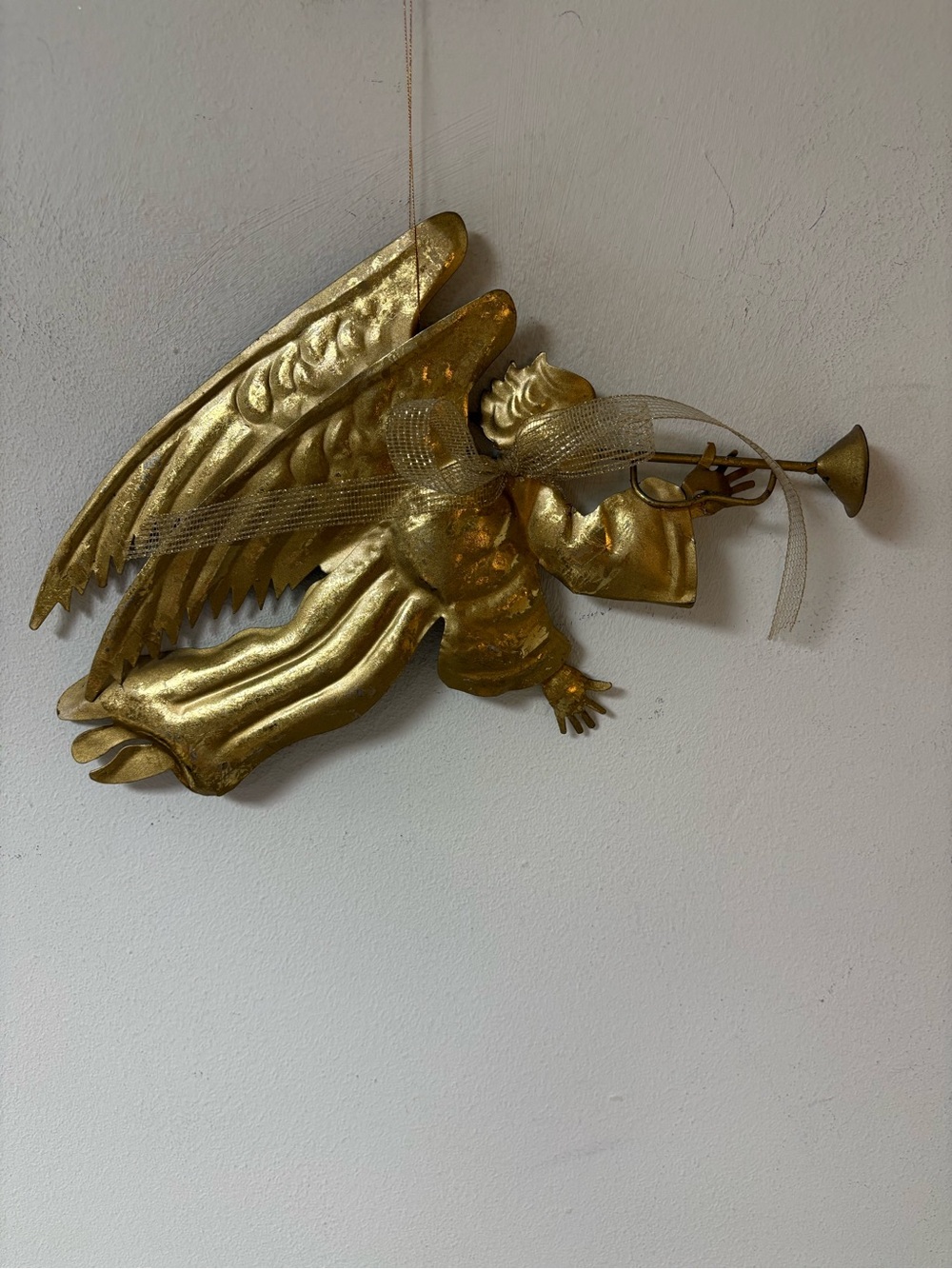 Gold Angel Wall Art Hanging - Decorative Metal Trumpet Angel Christmas Decor